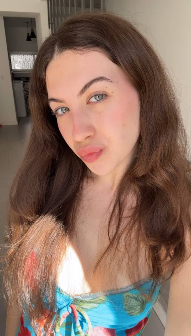 Nude girl Amber in Urumqi