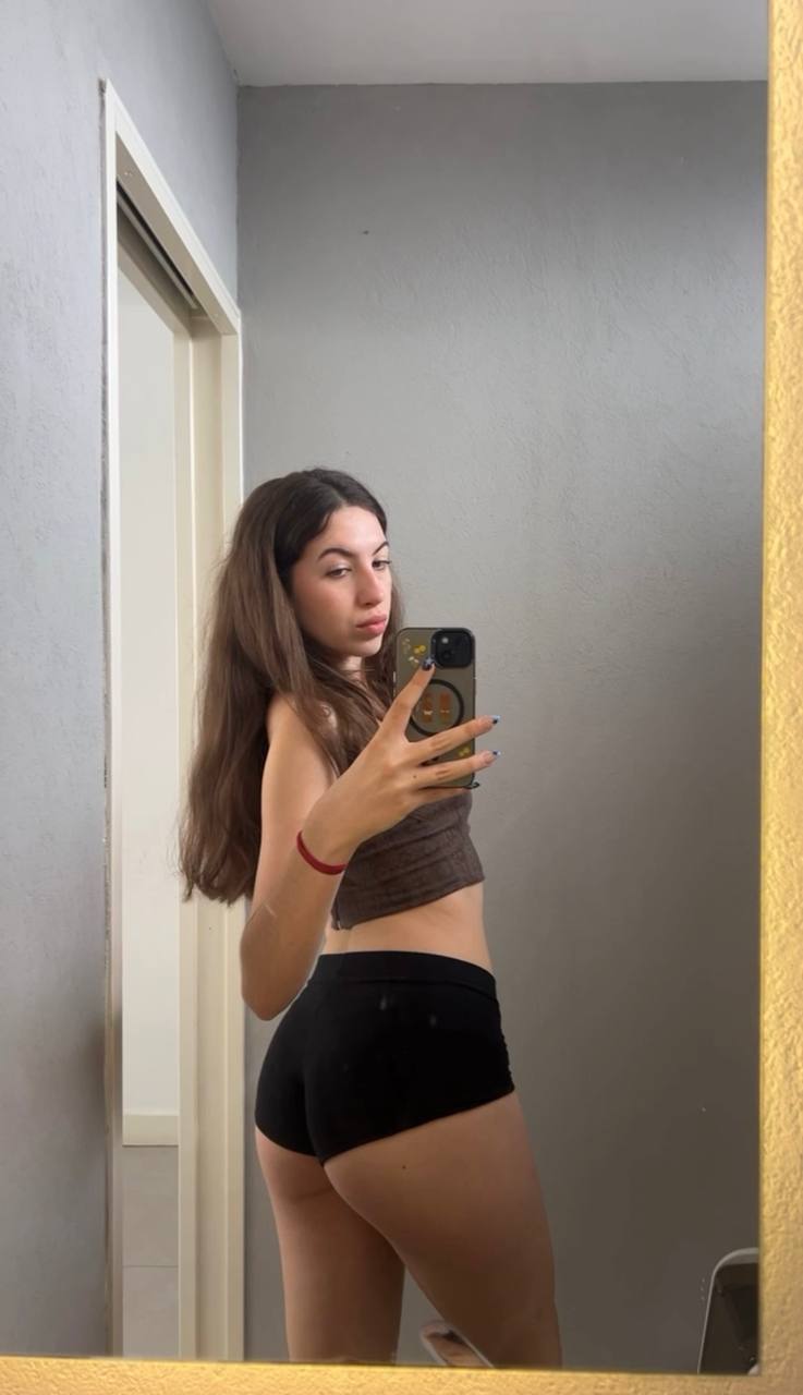 Amber in her underwear in Urumqi