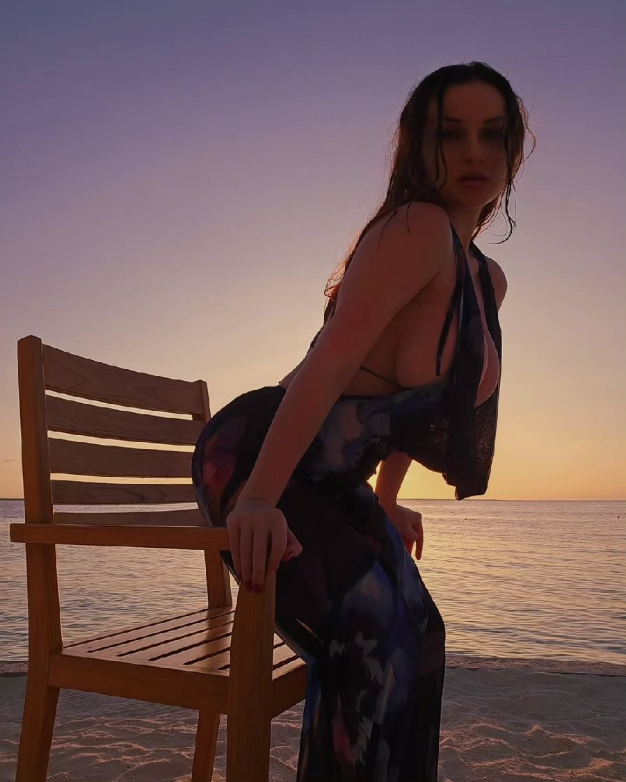 Sexy girl Miranda Faith nude in Urumqi