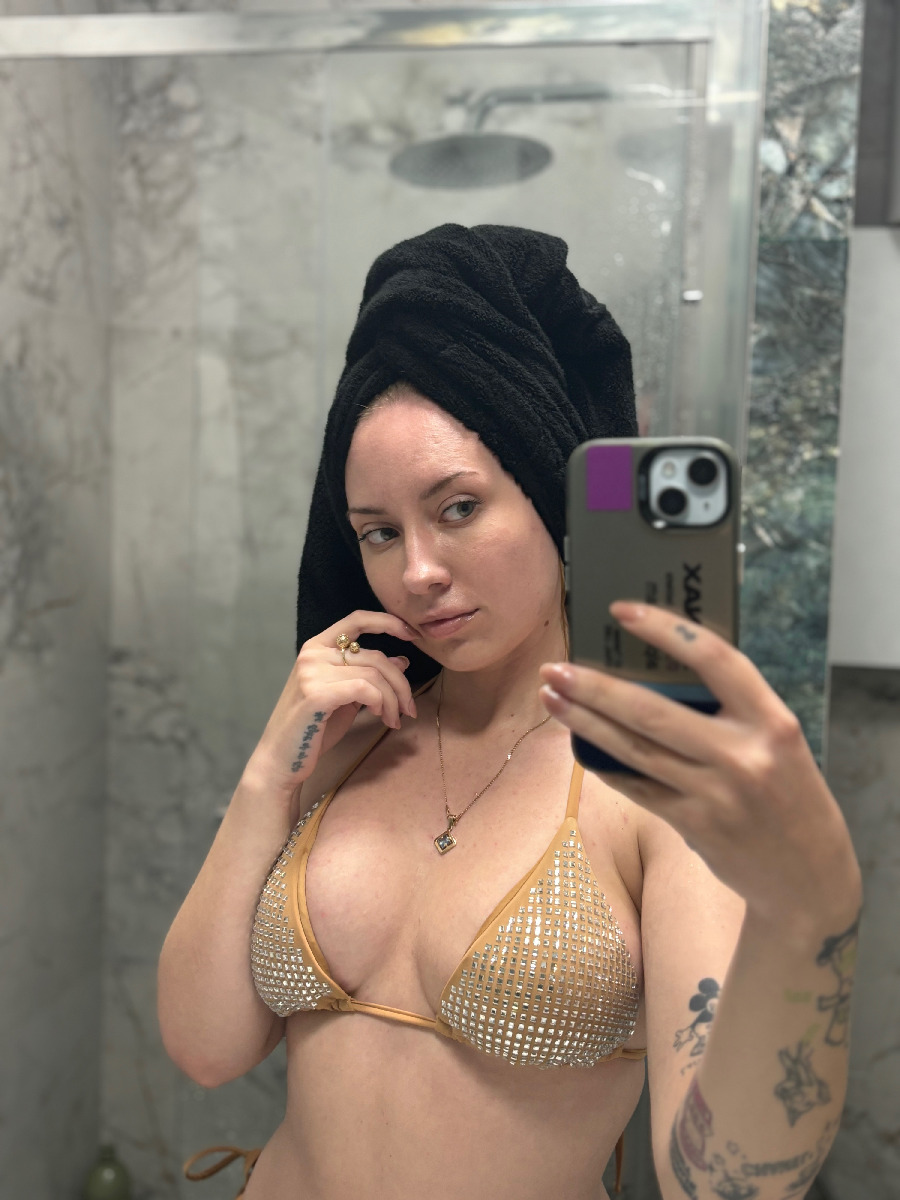 Nude girl KateV in Urumqi