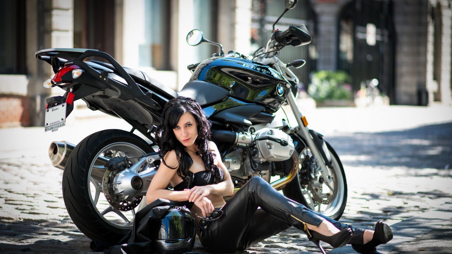 European women on bikes in Urumqi