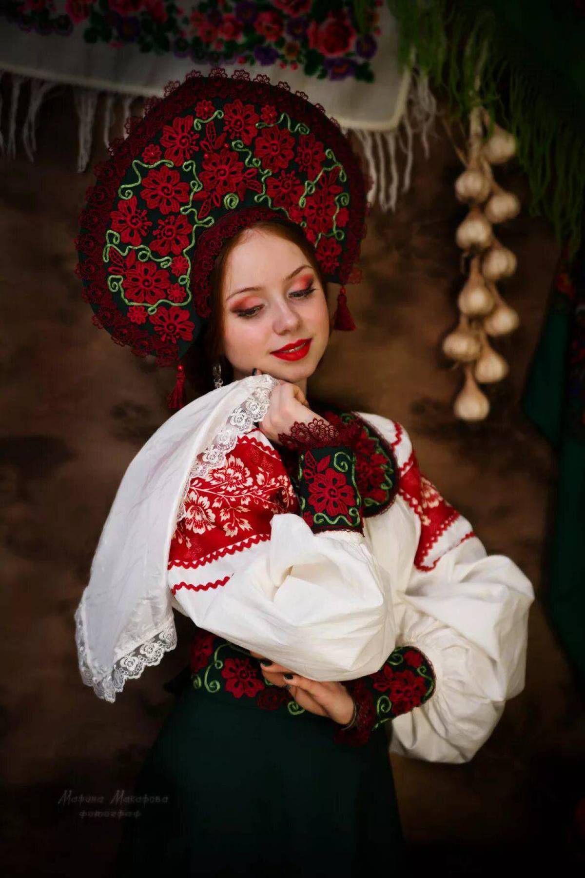 Women in Slavic costumes underwear in Urumqi