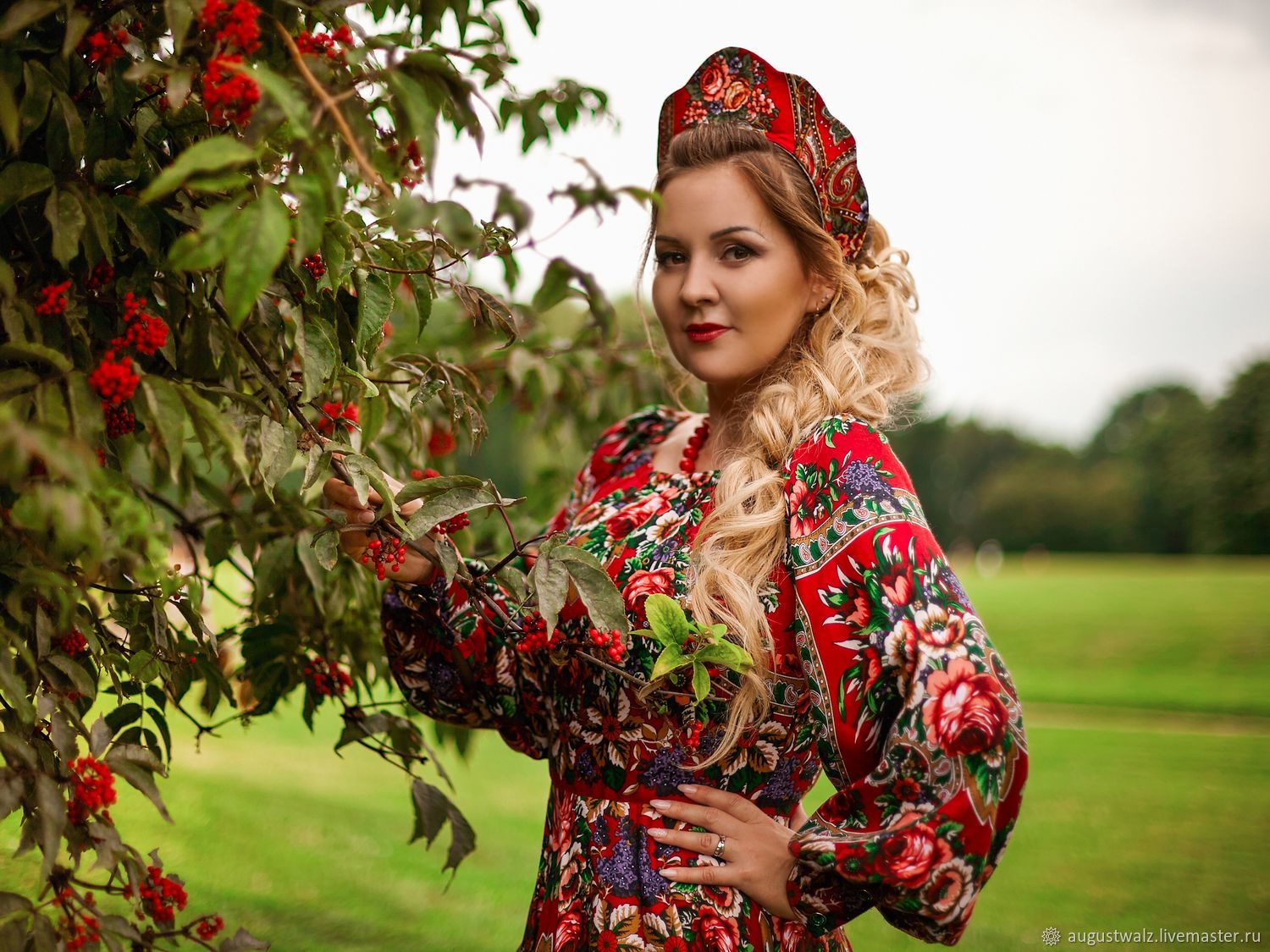 Women in Slavic costumes in Urumqi
