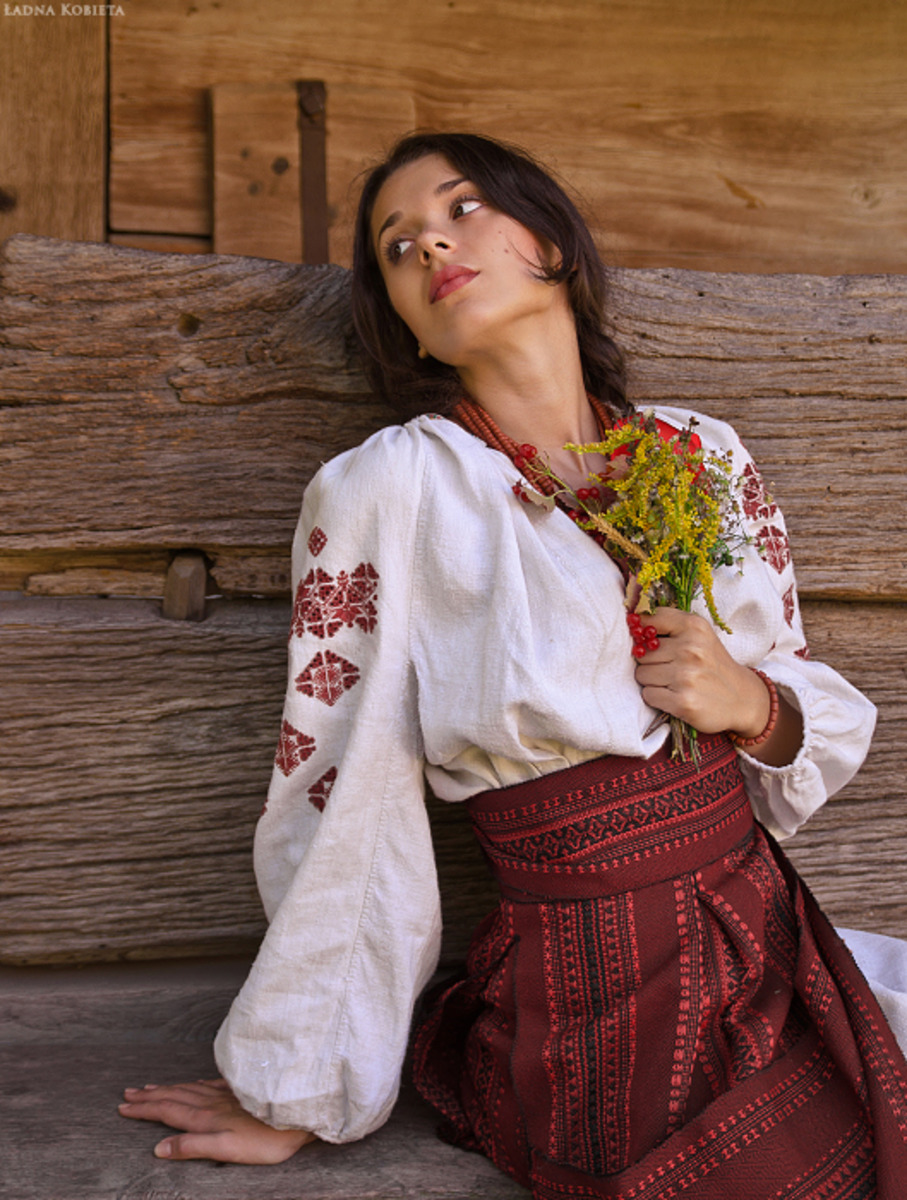 Girls in Slavic costumes in Urumqi