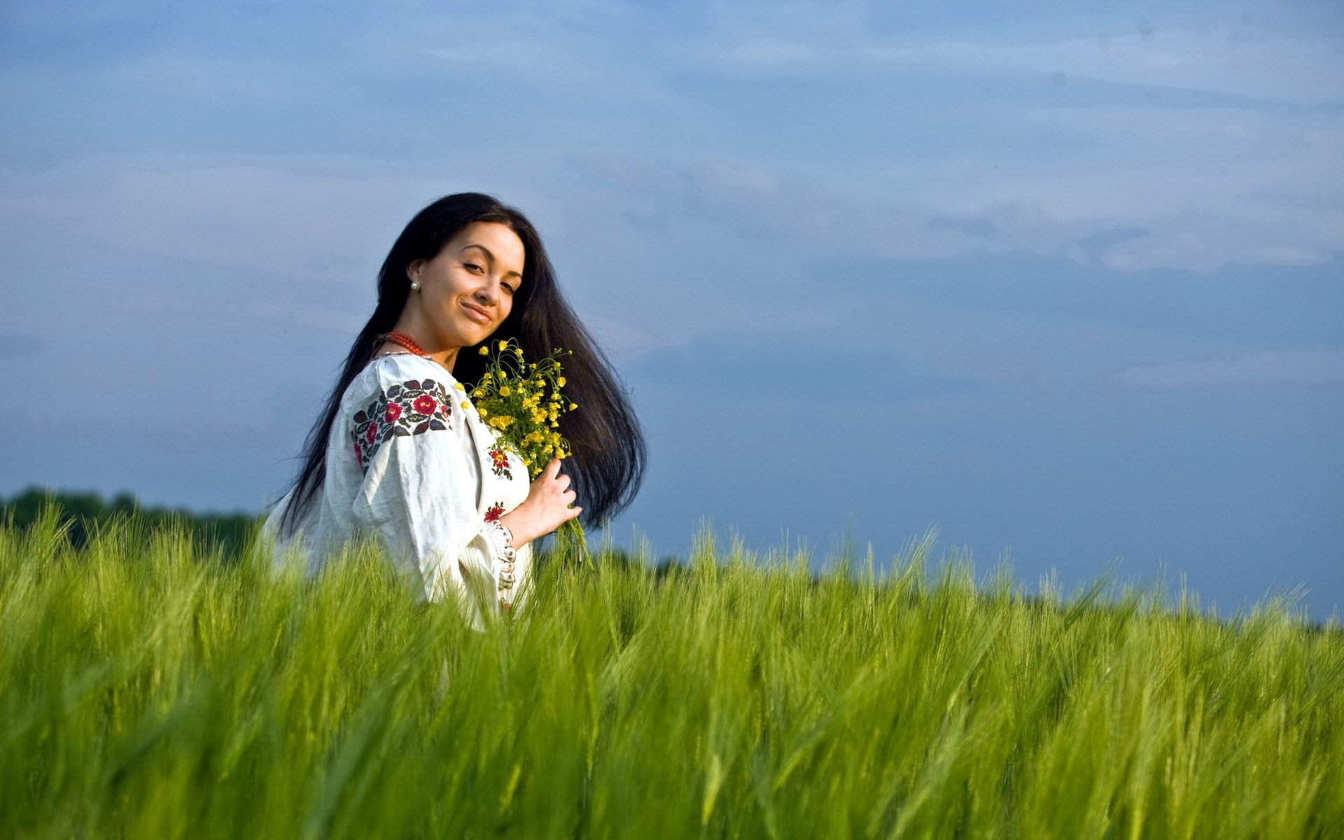 Girls in Slavic costumes in Urumqi