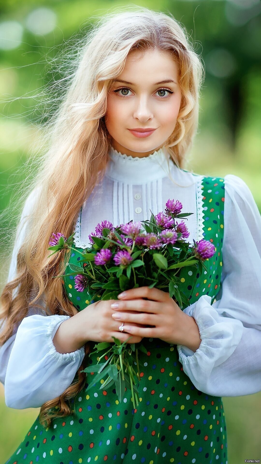 Girls in Slavic costumes in Urumqi
