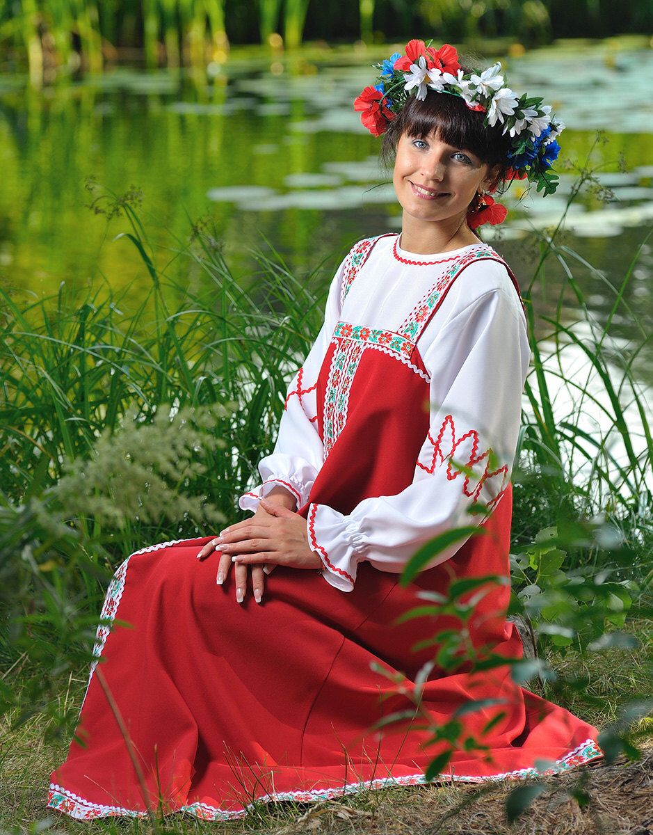 Beautiful girl Girls in Slavic costumes in Urumqi