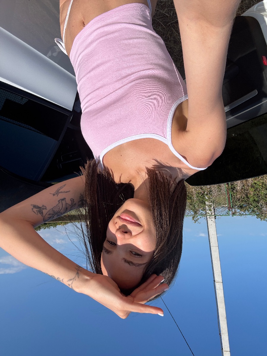 Sexy model Tina in Urumqi